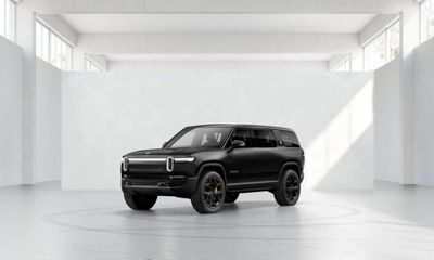 2026 Rivian R1S Premium