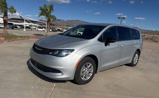 2026 Chrysler Voyager LX