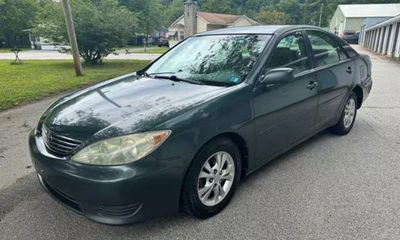 2005 Toyota Camry LE V6