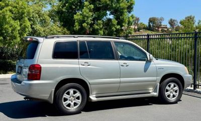 2003 Toyota Highlander STD