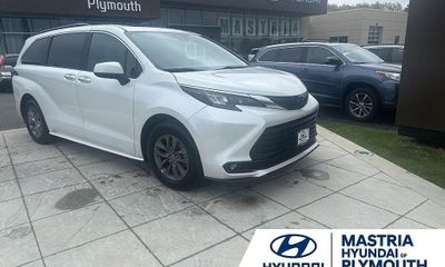 2025 Toyota Sienna XLE