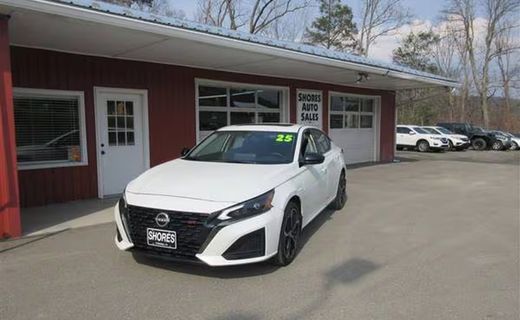2025 Nissan Altima SR