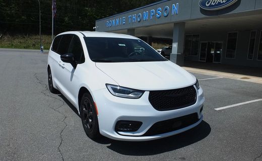 2024 Chrysler Pacifica Select
