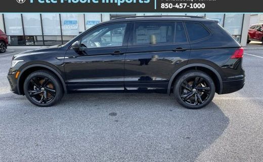 2023 Volkswagen Tiguan SE Black