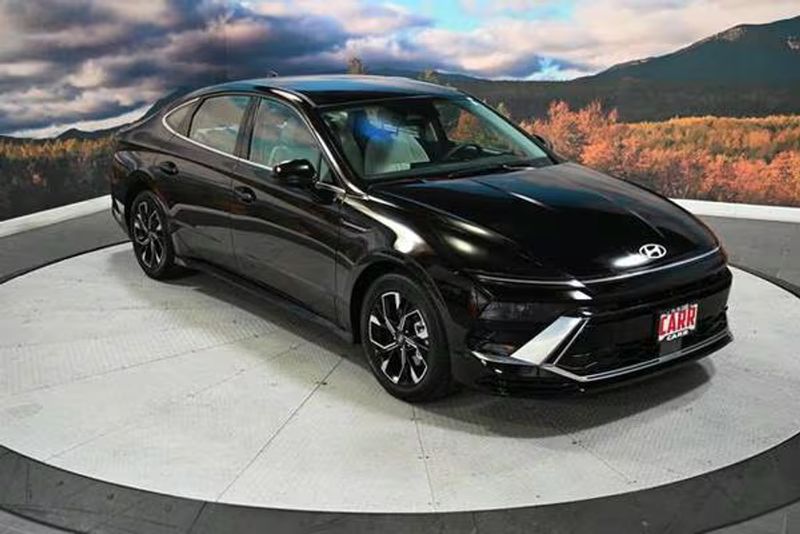 2024 Hyundai Sonata — a typically priced live listing