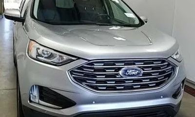 2020 Ford Edge Titanium