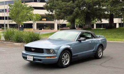 2005 Ford Mustang Premium