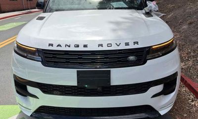 2025 Land Rover Range Sport P460E Dynamic SE