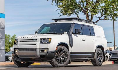 2024 Land Rover Defender 130 Outbound