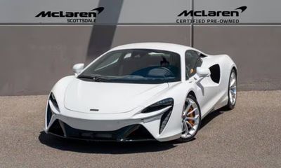 2026 McLaren Artura
