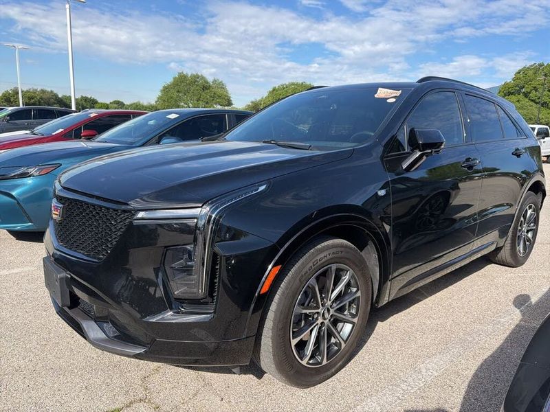 2025 Cadillac XT4 — a typically priced live listing