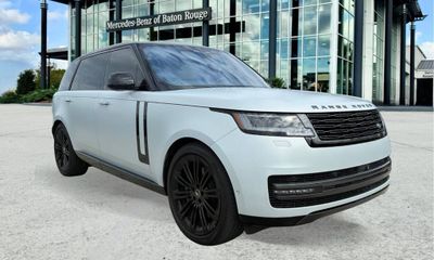 2023 Land Rover Range SE