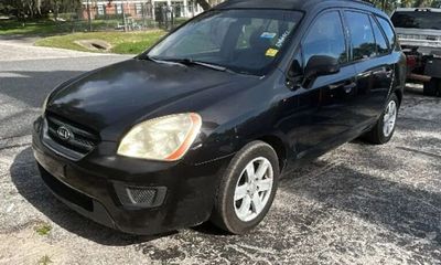 2008 Kia Rondo UN