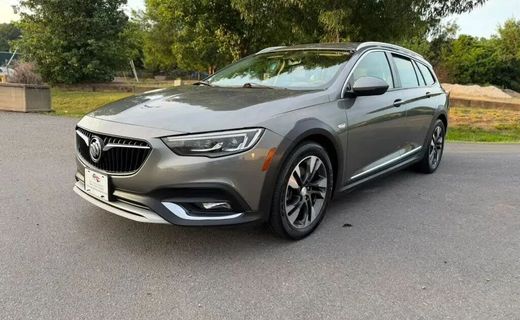 2019 Buick Regal Tourx Essence