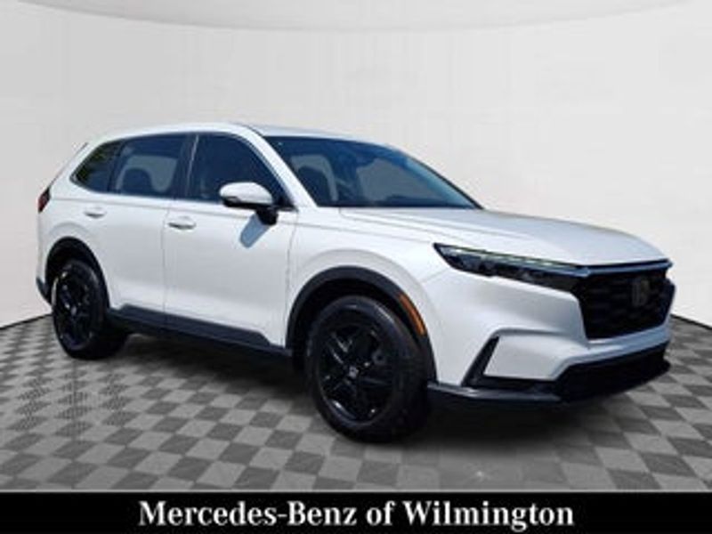 2022 Honda CR-V — a typically priced live listing
