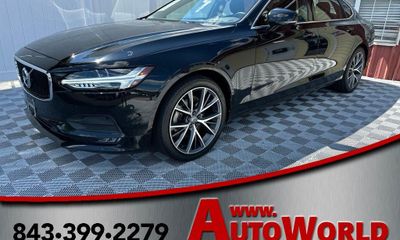 2018 Volvo S90 Momentum