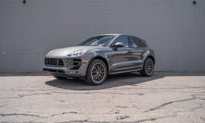 2015 Porsche Macan Turbo