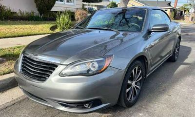 2013 Chrysler 200 S