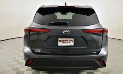 2020 Toyota Highlander XLE NAV