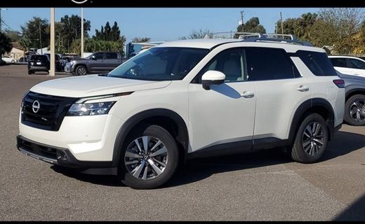 2023 Nissan Pathfinder SL
