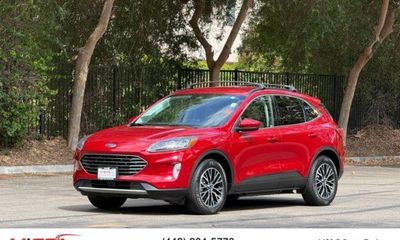 2021 Ford Escape Titanium Phev