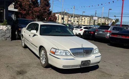 2007 Lincoln Town CAR Signature Limited