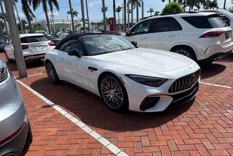 2022 Mercedes-Benz SL-Class — a typically priced live listing