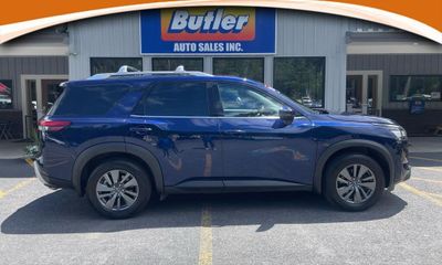 2022 Nissan Pathfinder SL