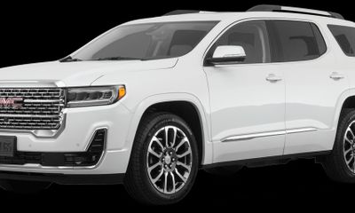 2023 GMC Acadia Denali