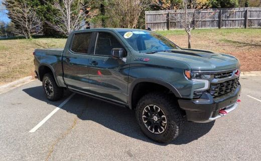 2025 Chevrolet Silverado ZR2