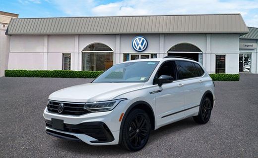 2022 Volkswagen Tiguan SE Black