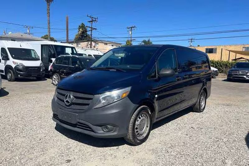 Representative 2016 Mercedes-Benz Metris photo