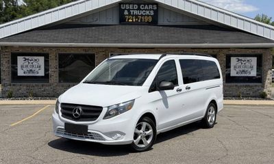 2016 Mercedes-Benz Metris Base