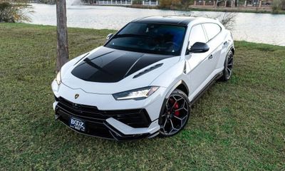 2023 Lamborghini Urus Performante