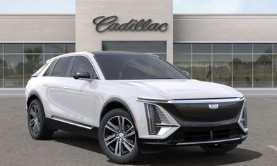2024 Cadillac Lyriq LUX 2