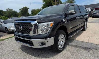 2017 Nissan Titan SV