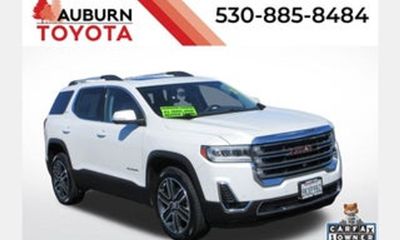 2023 GMC Acadia SLT