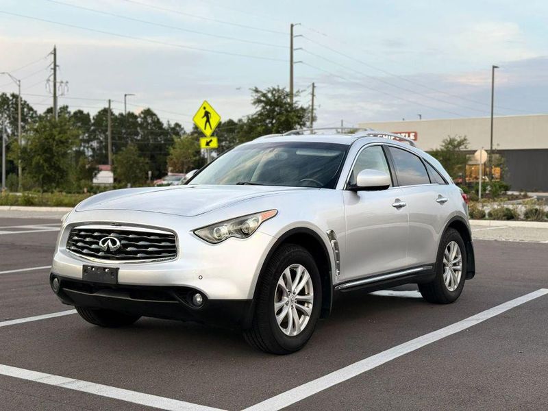 2011 Infiniti FX50 — a typically priced live listing