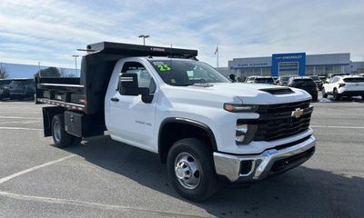 2025 Chevrolet Silverado HD Work Truck