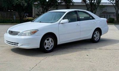 2002 Toyota Camry LE