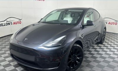 2025 Tesla Model Y Long Range Dual