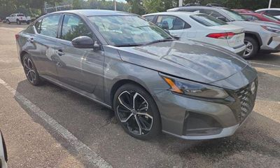 2026 Nissan Altima SR