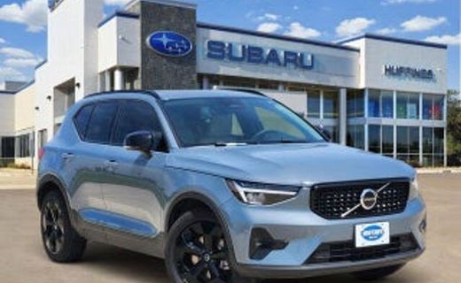 2022 Volvo XC40 Momentum