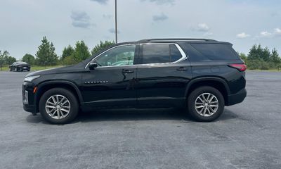 2023 Chevrolet Traverse LT