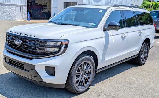 2027 Ford Expedition MAX Platinum