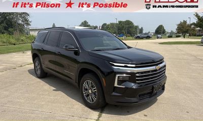 2025 Chevrolet Traverse LT