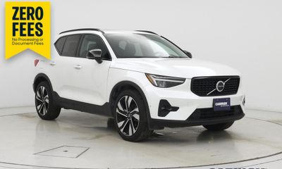2025 Volvo XC40 Plus Dark