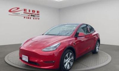 2023 Tesla Model Y Long Range