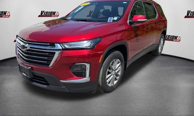 2023 Chevrolet Traverse LT