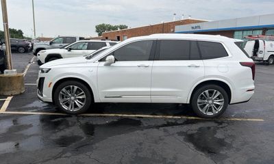 2023 Cadillac XT6 Premium Luxury